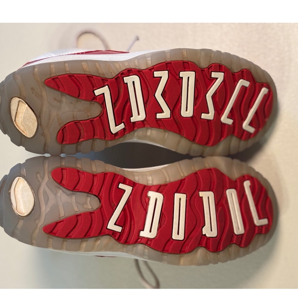 Nike Air‎ Jordan 11 Retro Cherry White Red Patent Leather Youth GS Shoes 1Y EUC - Picture 7 of 13